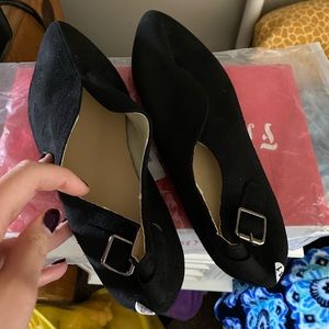 New Woman’s black flats size 10.5